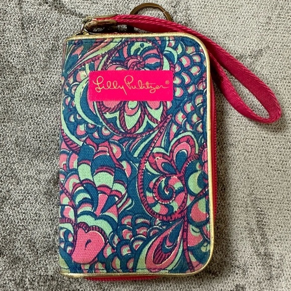 Lilly Pulitzer Handbags - LILLY PULITZER Wristlet Wallet